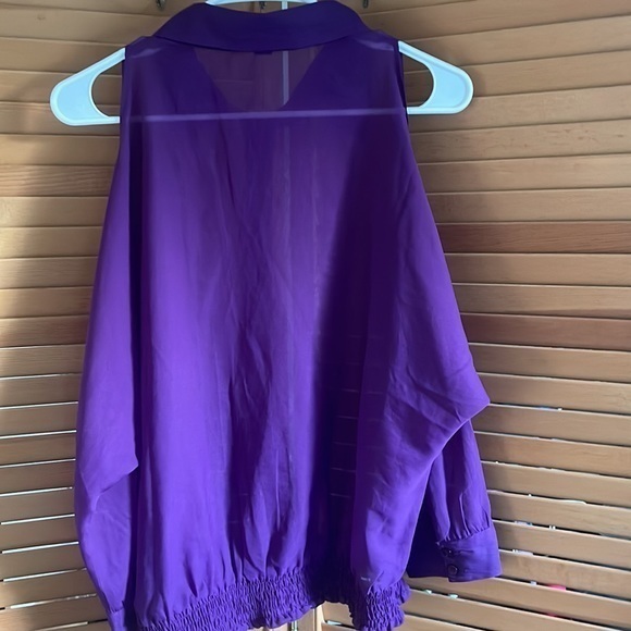Rampage. Purple blouse. Size medium - Picture 6 of 9